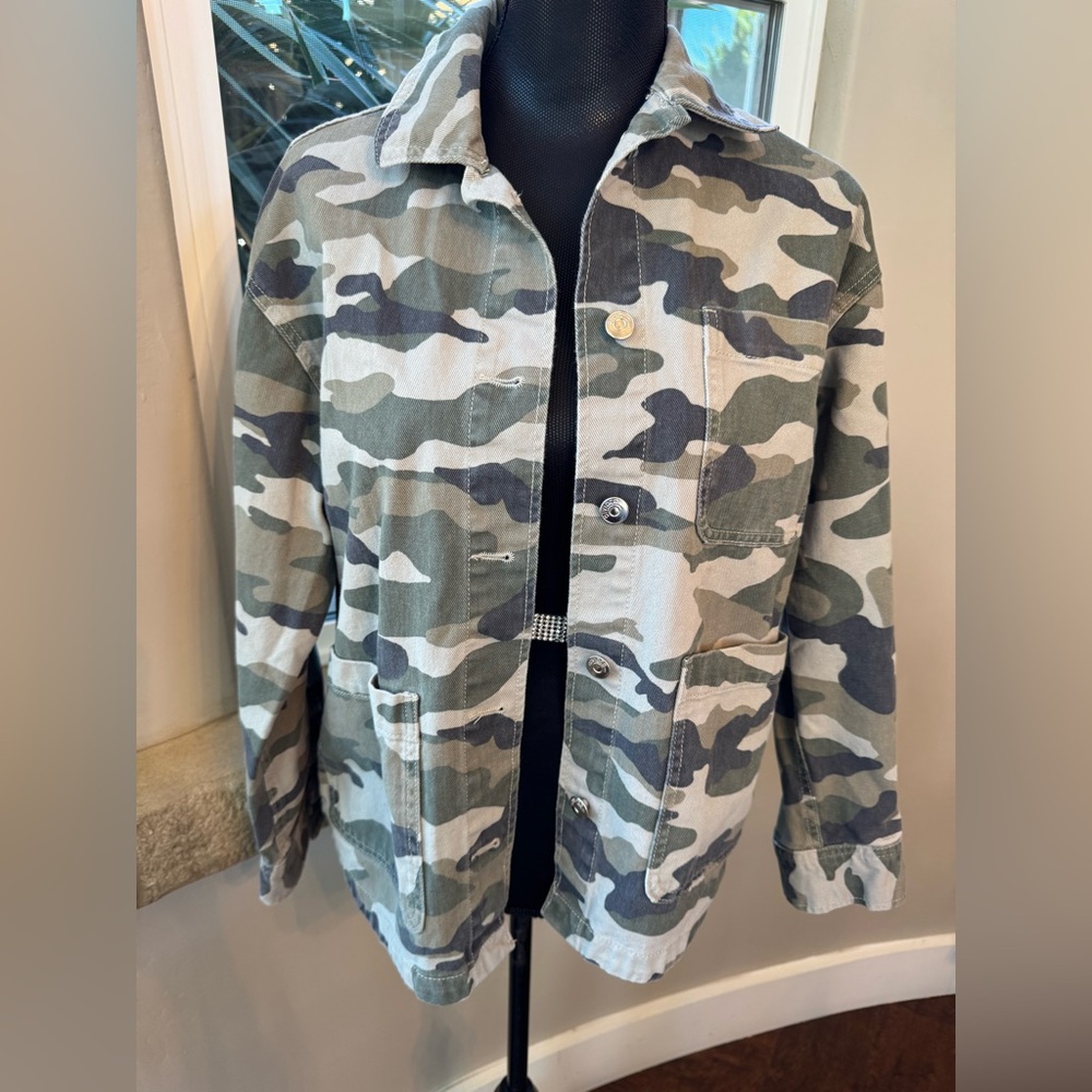 H&M - DIVIDED Camouflage Camo Lightweight Jacket Women’s Size Small